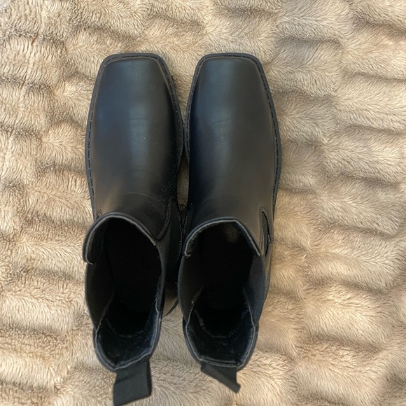 BNWOT Chunky Black Boots - Picture 4 of 4
